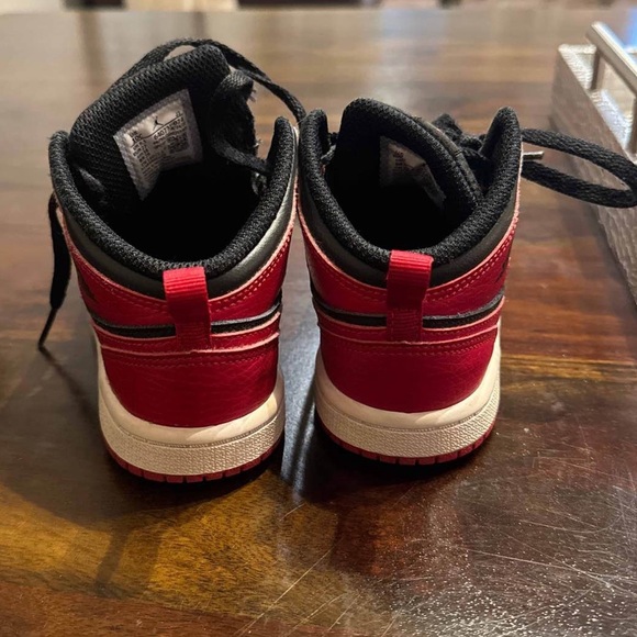 Nike Jordan 1 TD Bred Banned size 10C - Picture 2 of 4